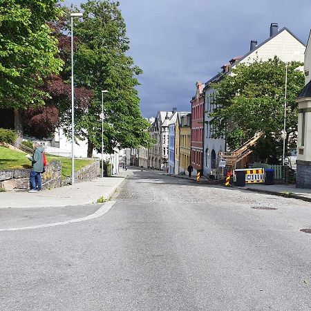 Apartament Near Brosundet, Newly Refurnished, Free Street Parking Ålesund Zewnętrze zdjęcie