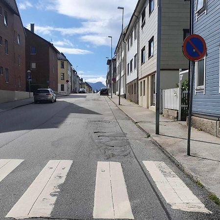 Apartament Near Brosundet, Newly Refurnished, Free Street Parking Ålesund Zewnętrze zdjęcie
