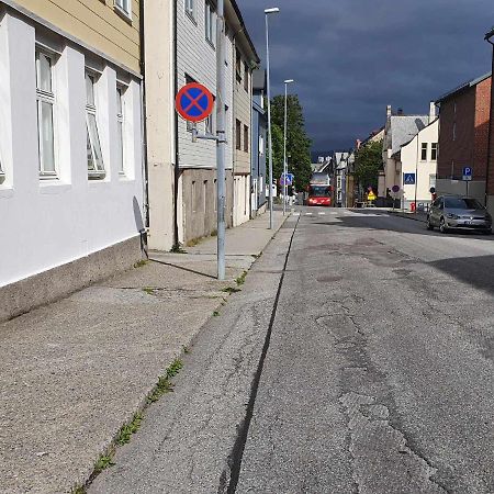 Apartament Near Brosundet, Newly Refurnished, Free Street Parking Ålesund Zewnętrze zdjęcie