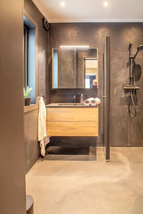 Apartament Near Brosundet, Newly Refurnished, Free Street Parking Ålesund Zewnętrze zdjęcie