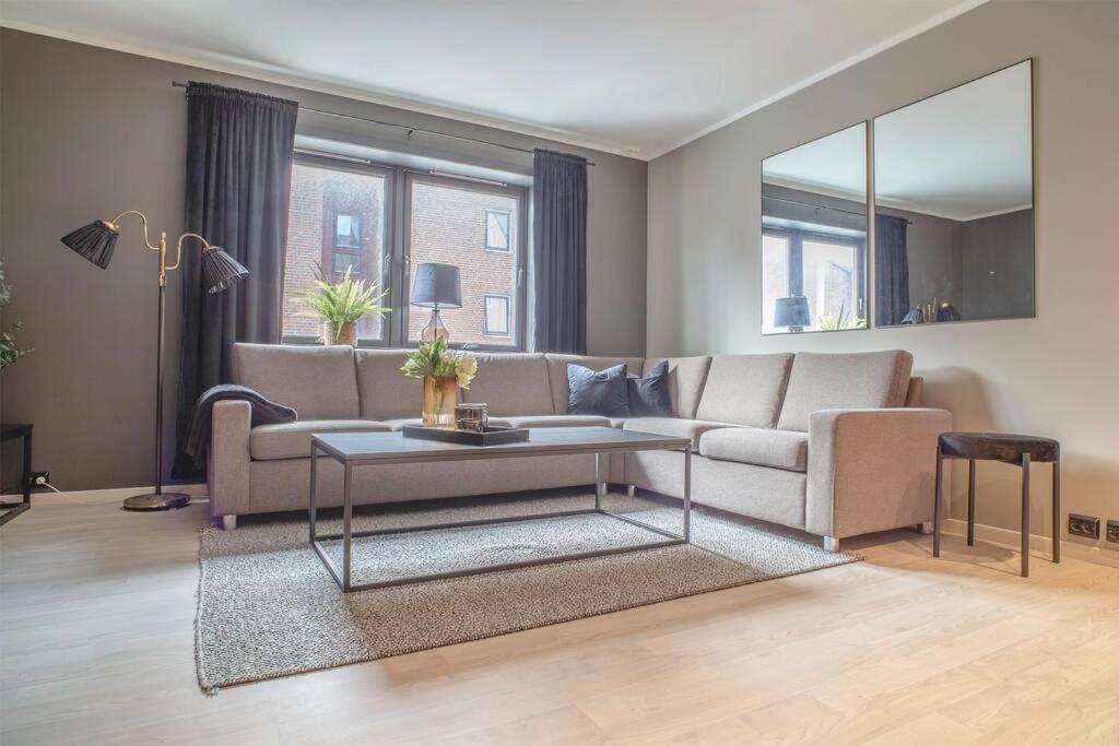 Apartament Near Brosundet, Newly Refurnished, Free Street Parking Ålesund Zewnętrze zdjęcie