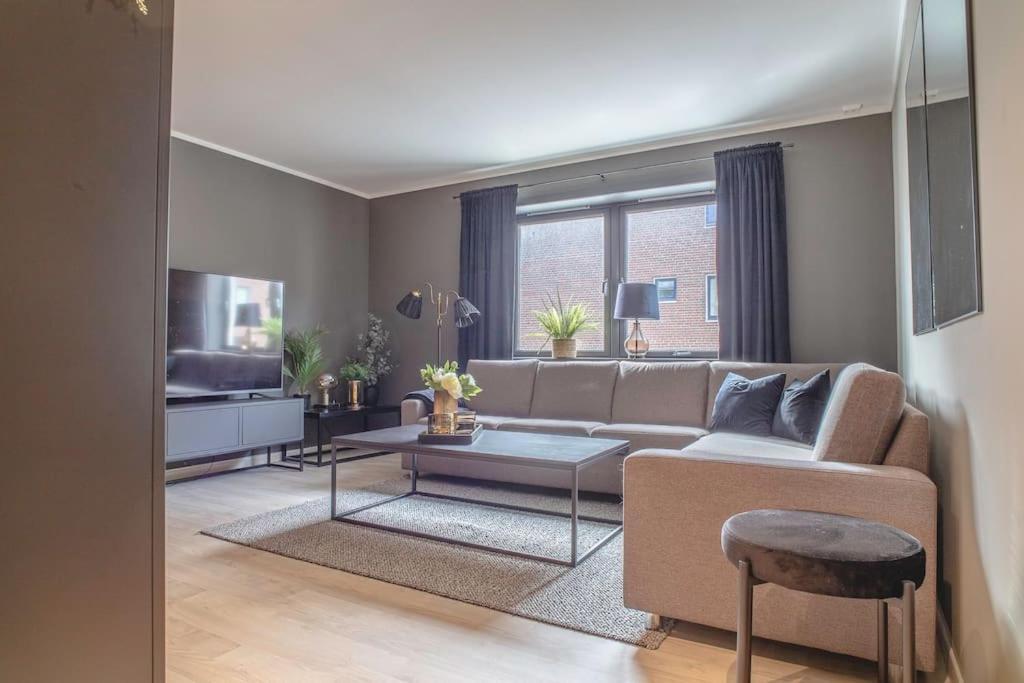 Apartament Near Brosundet, Newly Refurnished, Free Street Parking Ålesund Zewnętrze zdjęcie