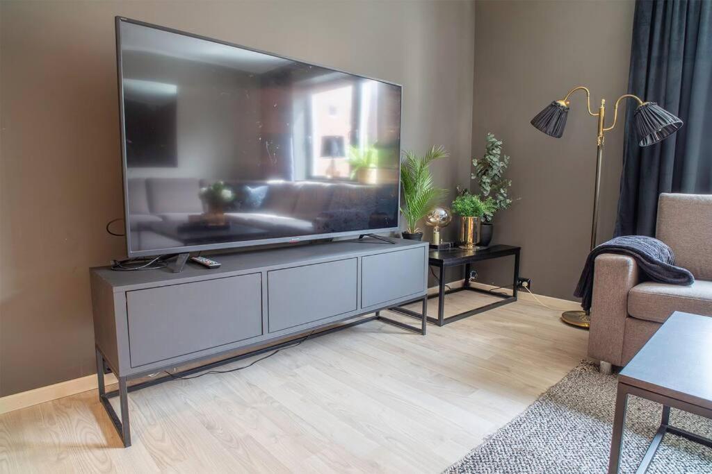 Apartament Near Brosundet, Newly Refurnished, Free Street Parking Ålesund Zewnętrze zdjęcie
